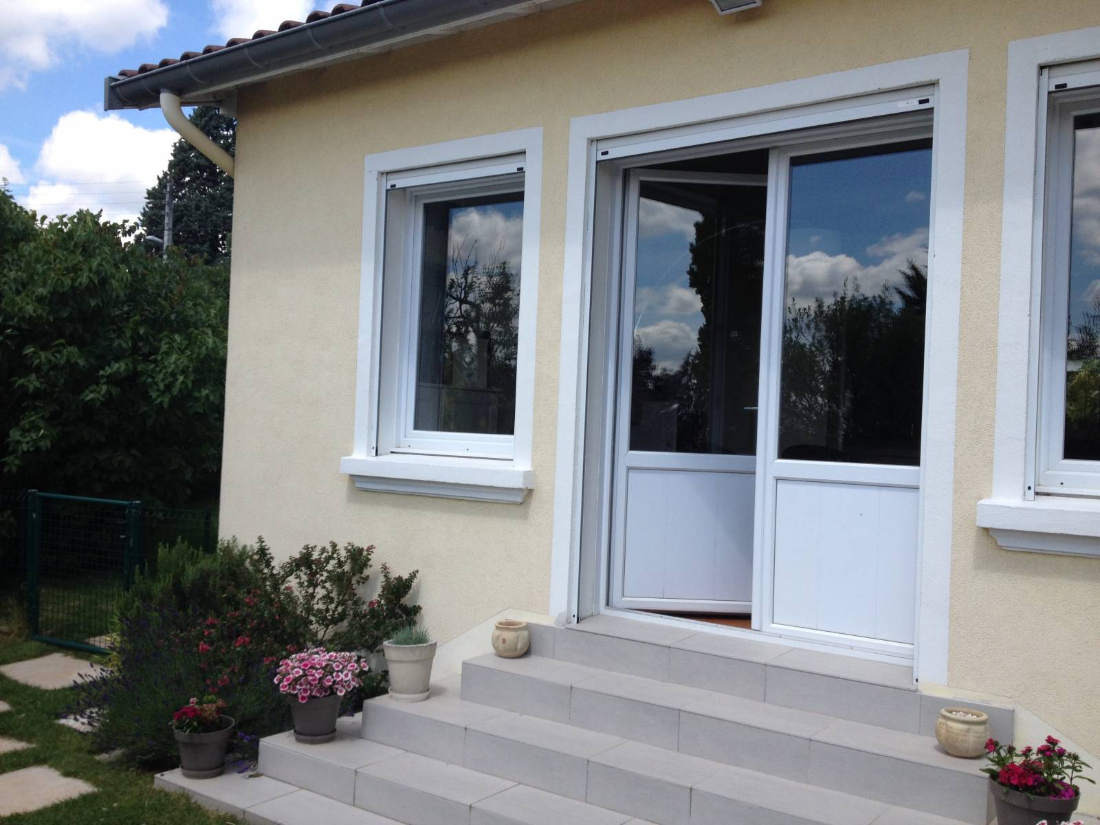 Rénovation complète des menuiseries d'une maison à St Georges de Reneins