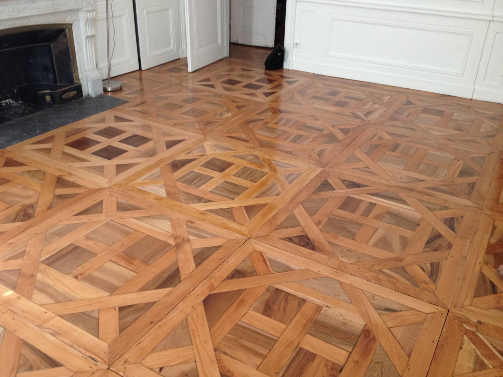 Restauration, rénovation et vitrification d'un parquet ancien Versailles à Lyon 6ème